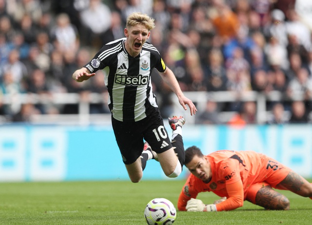 Haaland tịt ngòi tại St.James'Park, Man City mất điểm ngôi đầu- Ảnh 4.